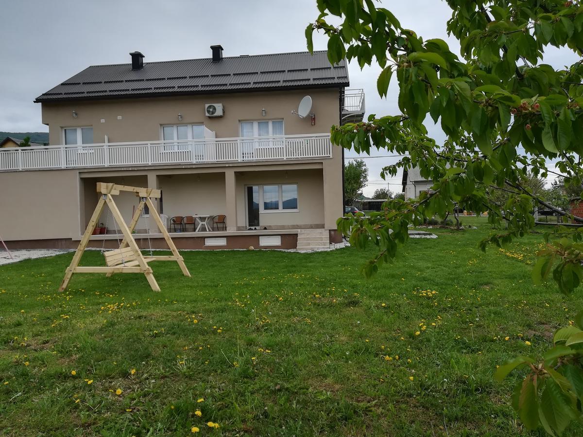 Apartment And Rooms Aracic Korenica Exterior photo